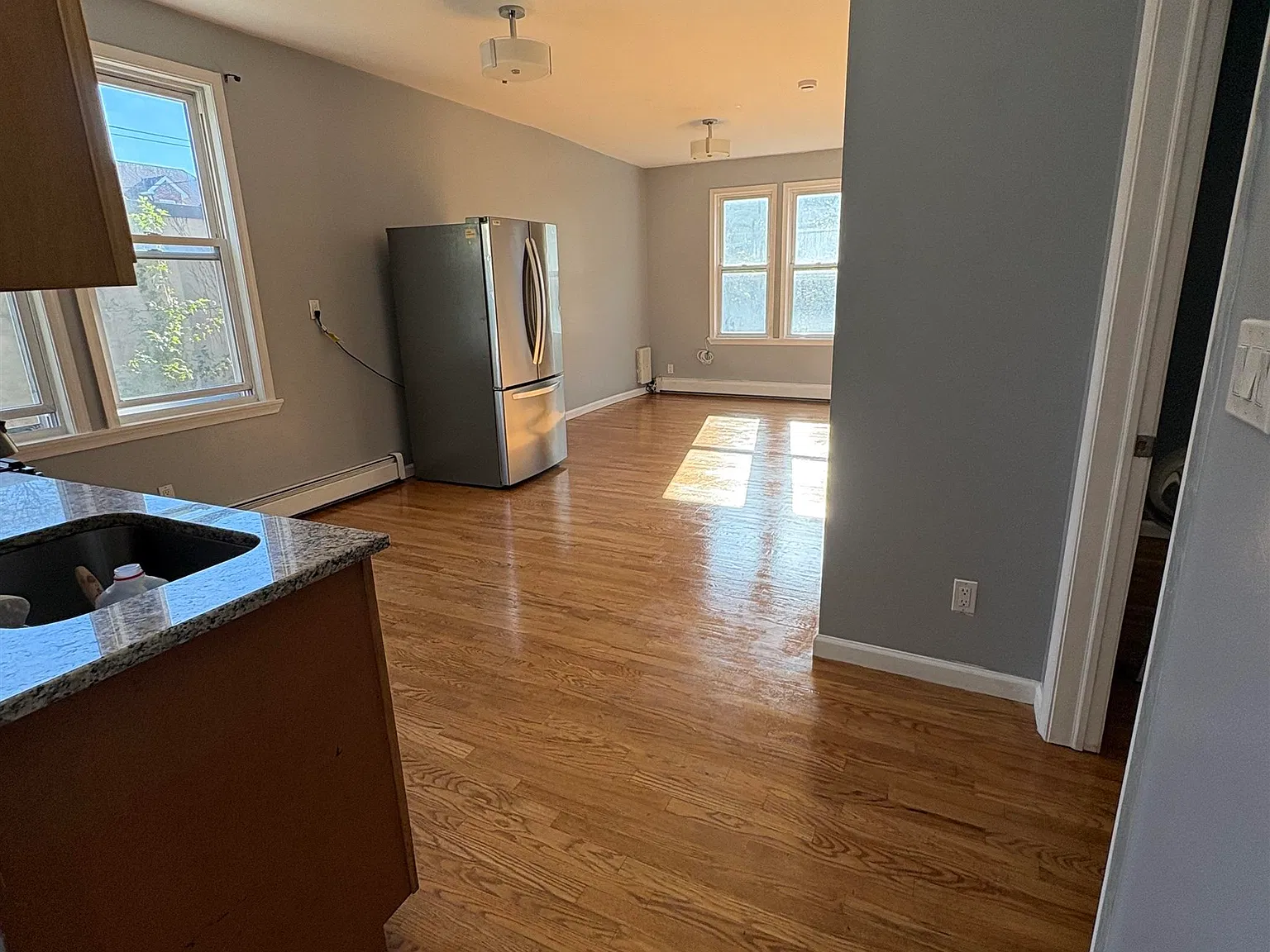 2 bed, 1.0 bath, 724 sqft, $2,300 — Photo 3