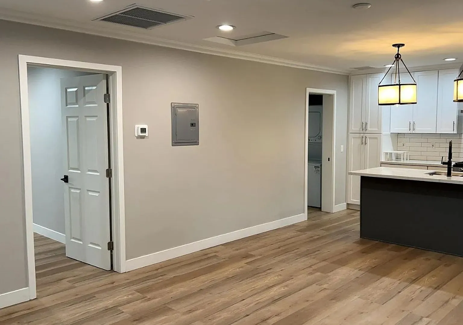 Renovated 2-Bedroom Pasadena Home with Solar Power Available September 2026 — Photo 4