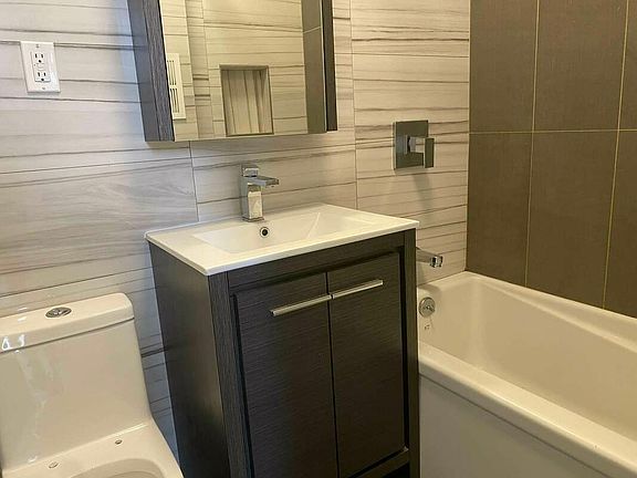 4th image of 102 E 116th St APT 4D