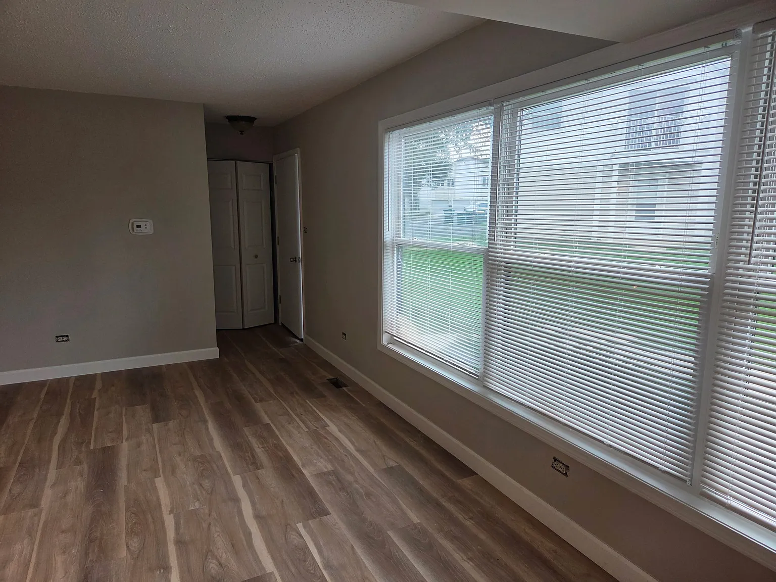3 bed, 1.5 bath, 1345 sqft, $2,795 — Photo 2