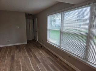 1062 Inverrary Ln, Deerfield, IL 60015