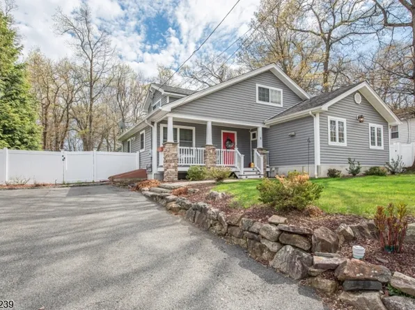 8 Lehigh Way, Hopatcong Boro, NJ 07843