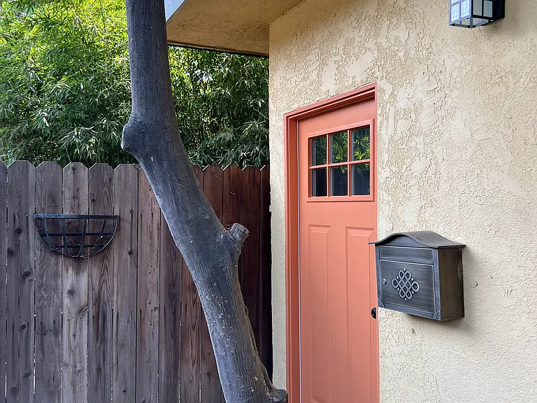 6601 Louise Ave #A — Photo 12