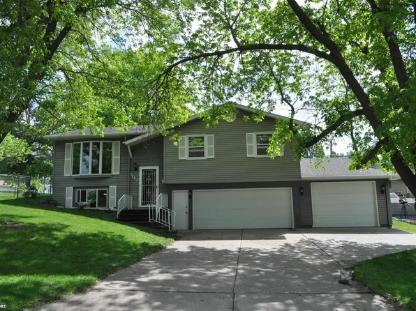 1142 Forest St, Carroll, IA 51401