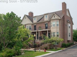 41641 Tera Ln, Novi, MI 48375