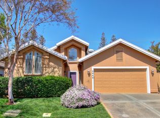 2445 Fallwater Ln, Carmichael, CA 95608