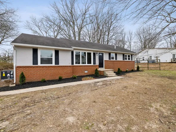 1204 McGavock Pl, Tullahoma, TN 37388