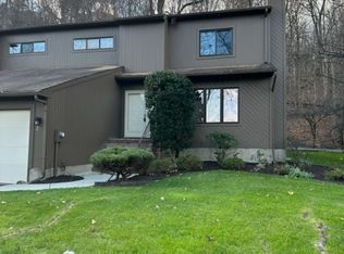 23 Mountain Ridge Dr, Cedar Grove, NJ 07009