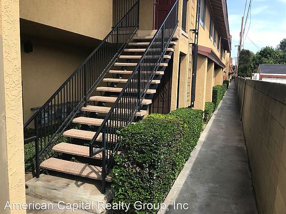 3rd image of 12709 Lakewood Blvd APT 208