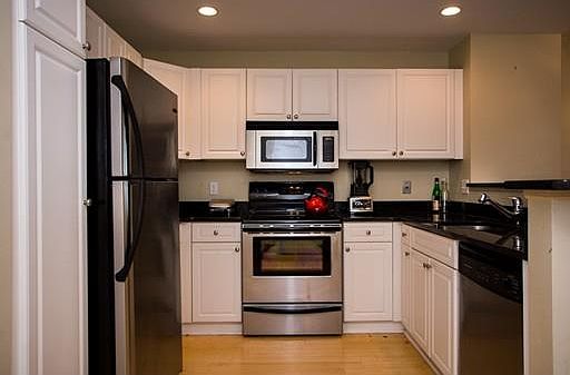 3rd image of 10 Seaport Dr APT 2603