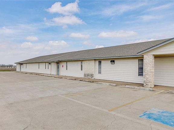 3rd image of 301 Highland Dr