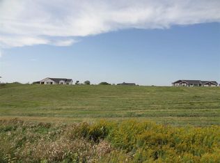 2746 Coyote Court Dr, Williamsburg, IA 52361