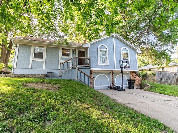2nd image of 208 S Shrank Ave
