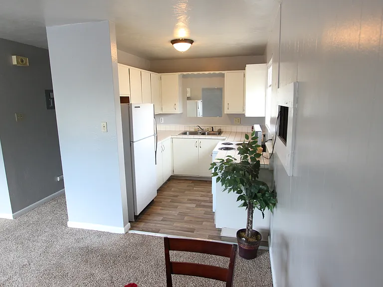 1425 Bunting Ave — Photo 10