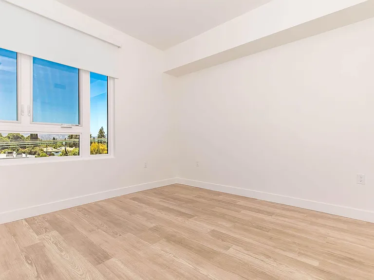 Woodlake Apartments — Photo 60