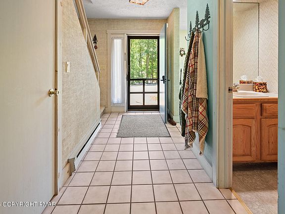 5th image of 525 Rondaxe Ln