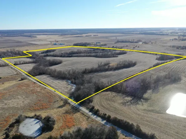 E 322nd Ln, Ridgeway, MO 64481