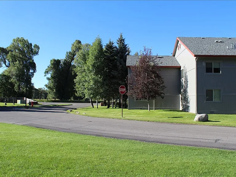 Cedar Creek 2 Apartments — Photo 17