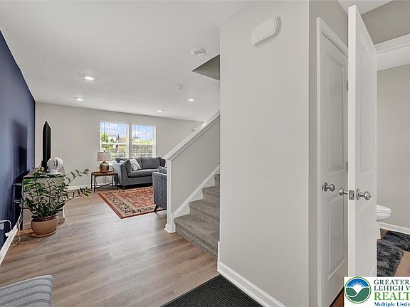 4th image of 264 Winding Rd