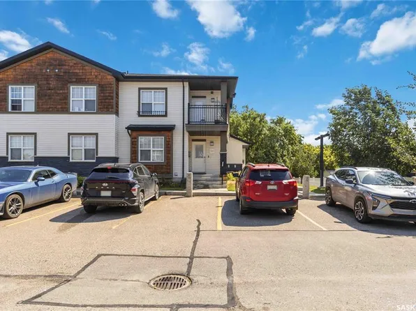 UNIT 121-2315 McClocklin ROAD, Saskatoon, SK S7R 0K8
