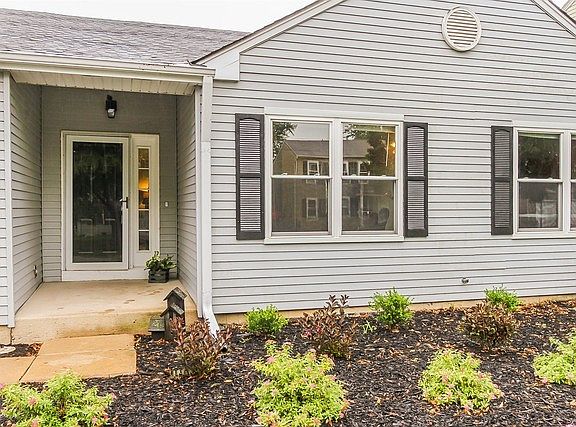 2nd image of 3080 Quincy Ln