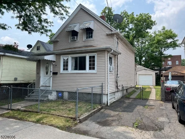 15 Whitmore Pl, Clifton City, NJ 07011