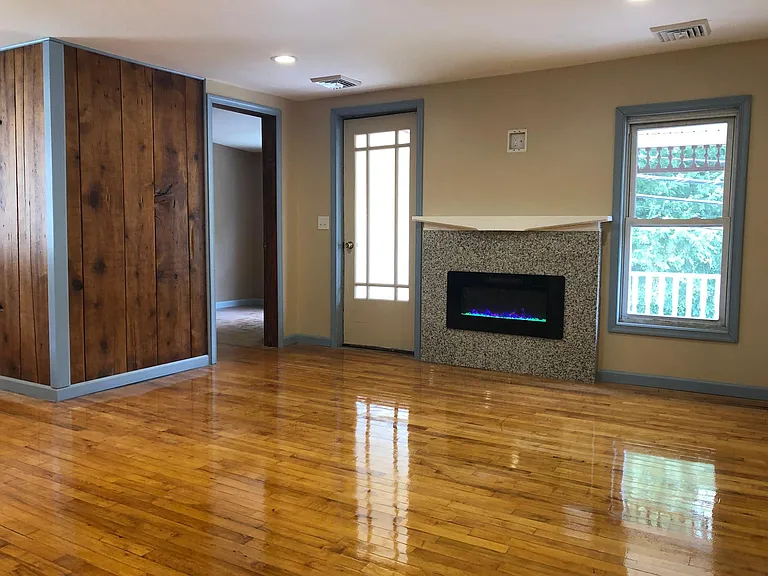 120 Market St — Photo 1