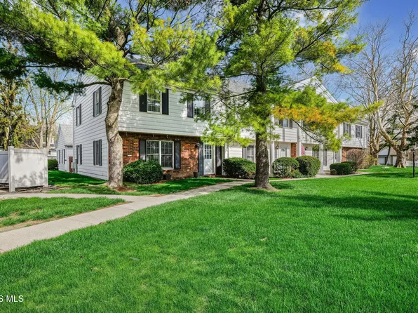 19 Olde Orchard Dr, Perrysburg, OH 43551