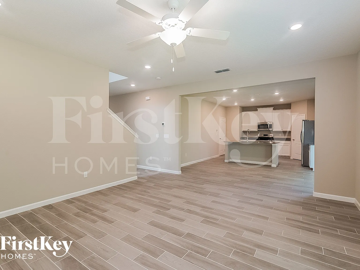 4 bed, 2.5 bath, 2358 sqft, $2,670 — Photo 2