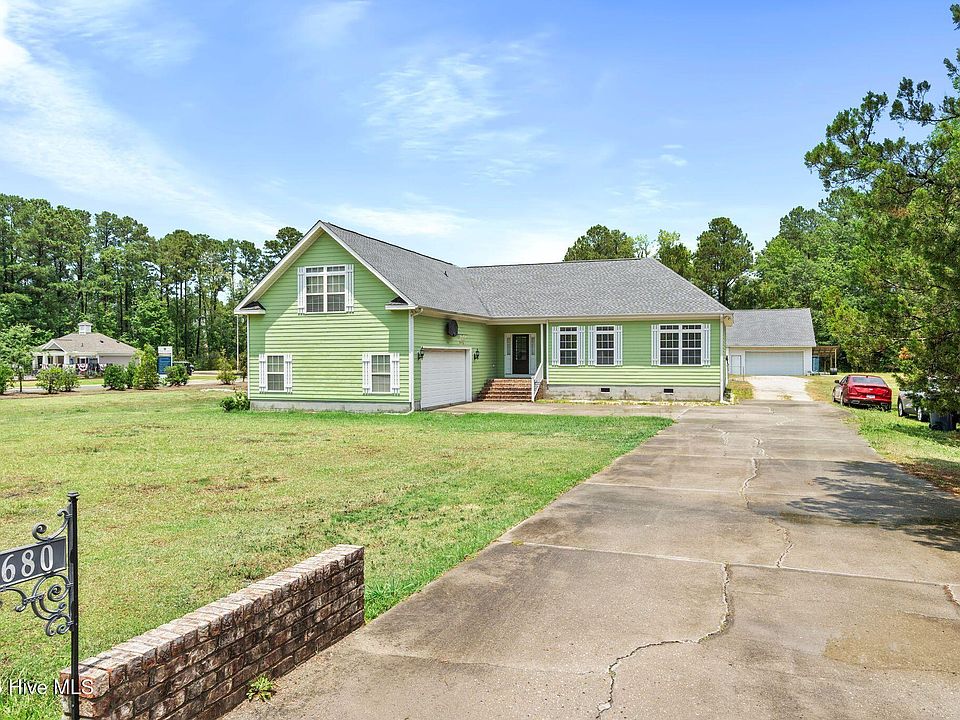 1st image of 680 Calabash Road NW