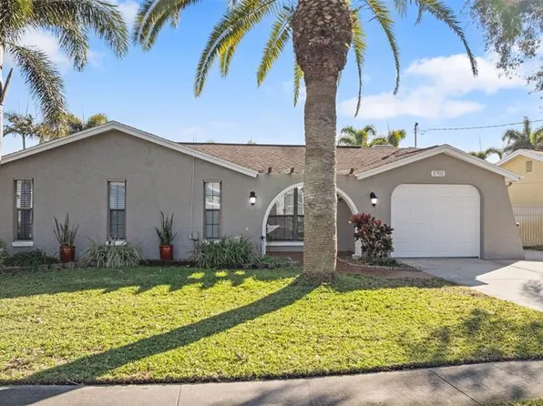 5702 Riddle Rd, Holiday, FL 34690