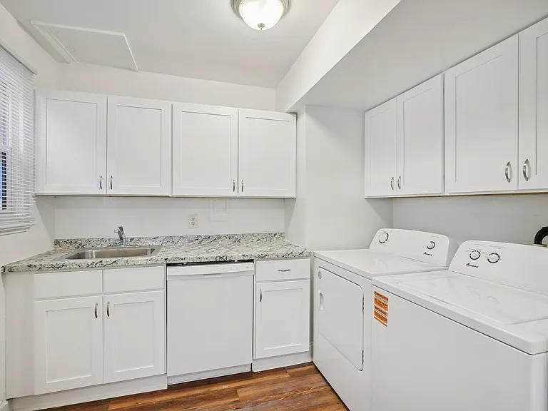 Trinity Park Apartments — Photo 10