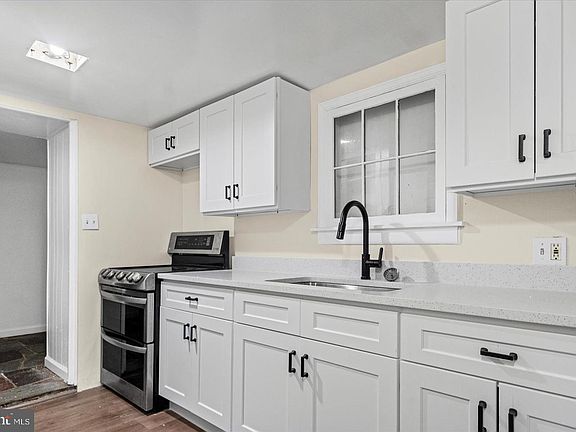 2nd image of 3621 Clifmar Rd