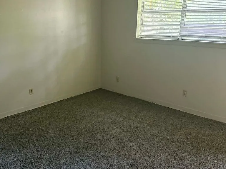 3013 Hazel Cir — Photo 9
