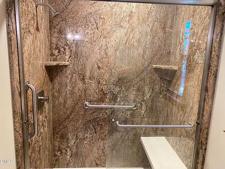 5 Trump Ct — Photo 7