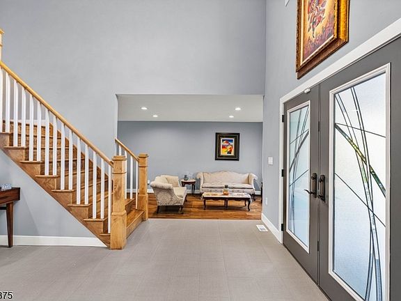 4th image of 1993 Amwell Rd