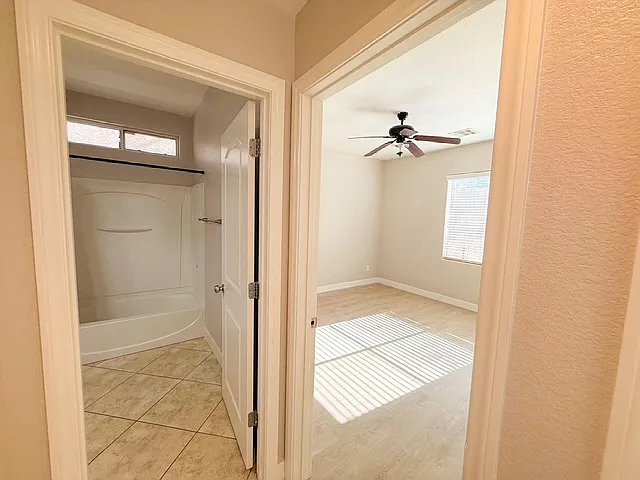 Guest bedroom 1st floor (Laminate wood flooring)