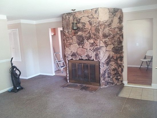 3rd image of 6125 N Waverly St