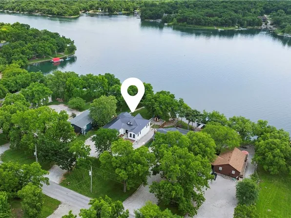 38 Lakeview Ln, Linn Valley, KS 66040