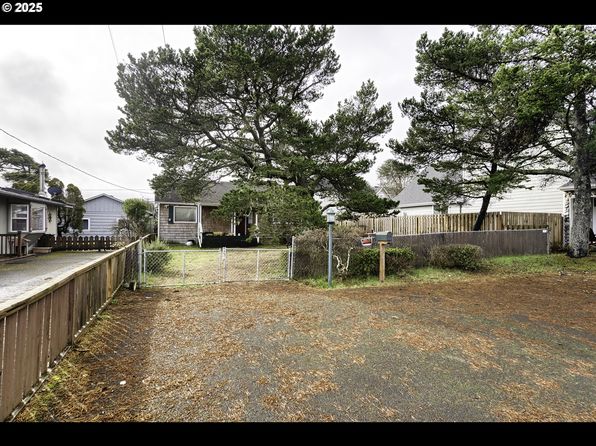 261 11th Ave, Seaside, OR 97138