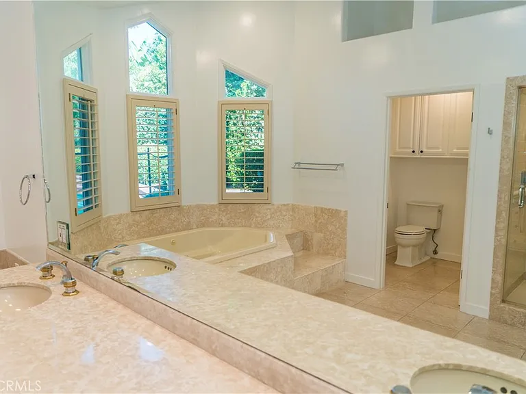5054 Encino Ave — Photo 38