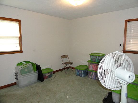 5th image of 505 E Sprinkle Ave