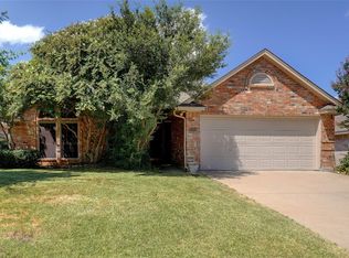 2504 John Dr, Denton, TX 76207