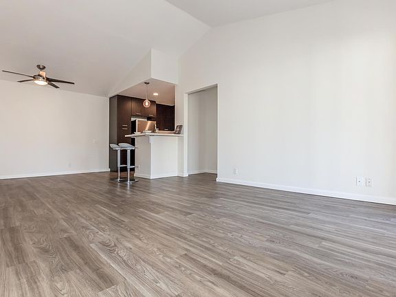 5th image of 10081 Rio San Diego Dr APT 322