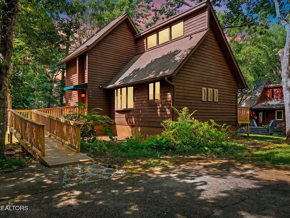 1st image of 926 Wildwood Garden Dr