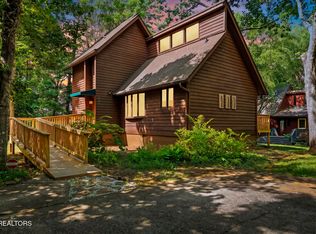 926 Wildwood Garden Dr, Knoxville, TN 37920