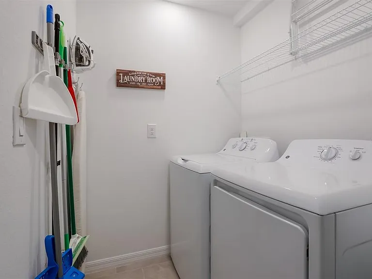 5721 Palmer Cir #201 — Photo 26