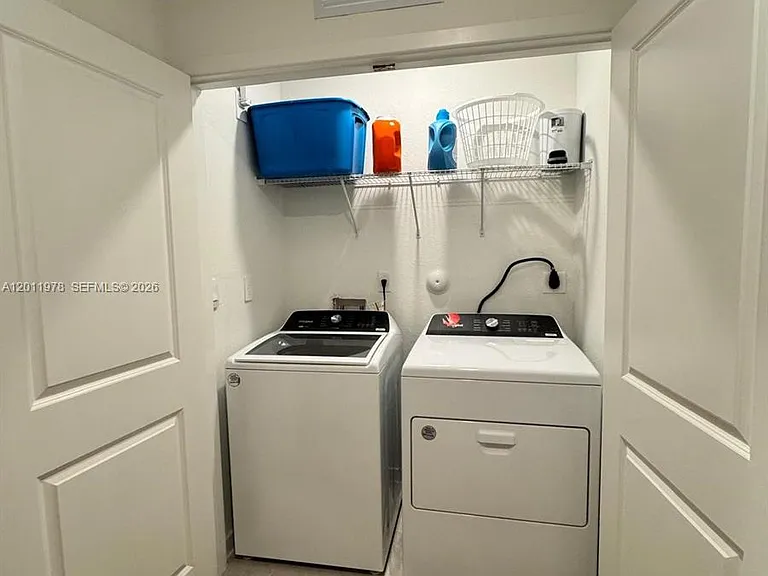 338 NE 1st Dr #338 — Photo 8