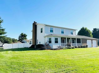 57170 Pine View Dr, South Bend, IN 46619