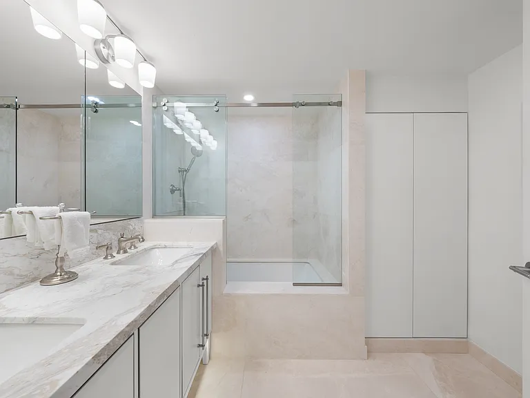 160 Central Park S #1817 — Photo 10